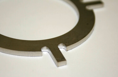 FIBER LASERS FOR CUTTING ALUMINUM